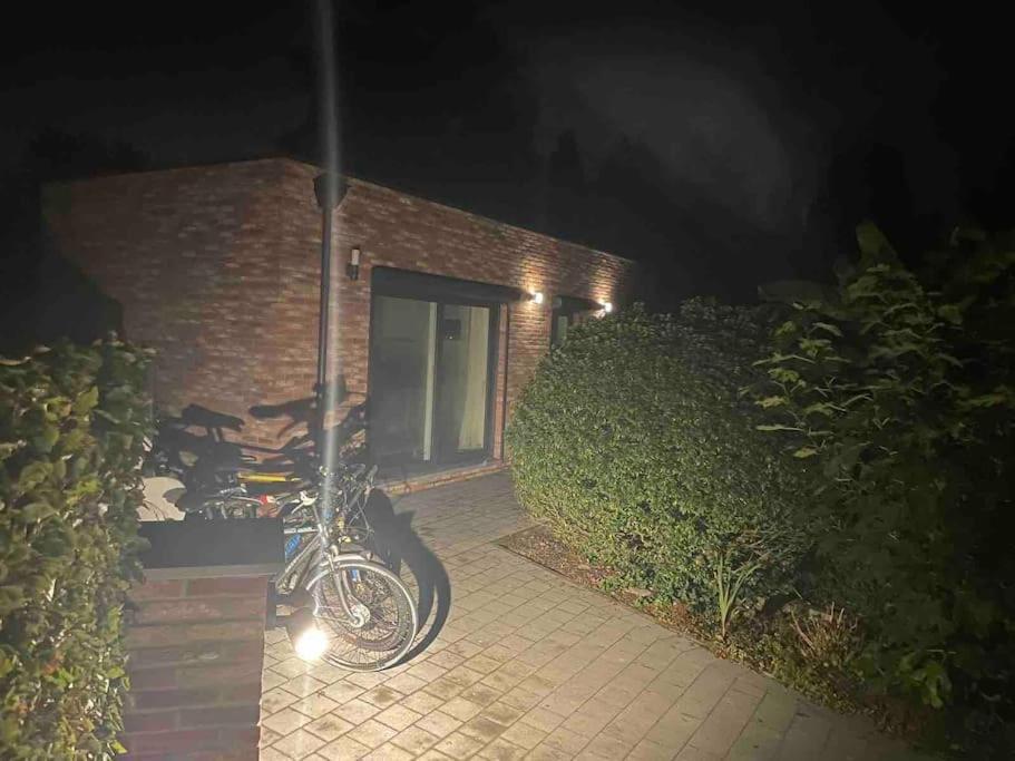 Prachtig Guesthouse Met Gratis Parkeren Maasmechelen Exterior photo