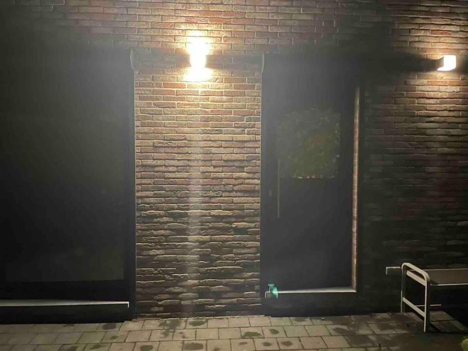 Prachtig Guesthouse Met Gratis Parkeren Maasmechelen Exterior photo
