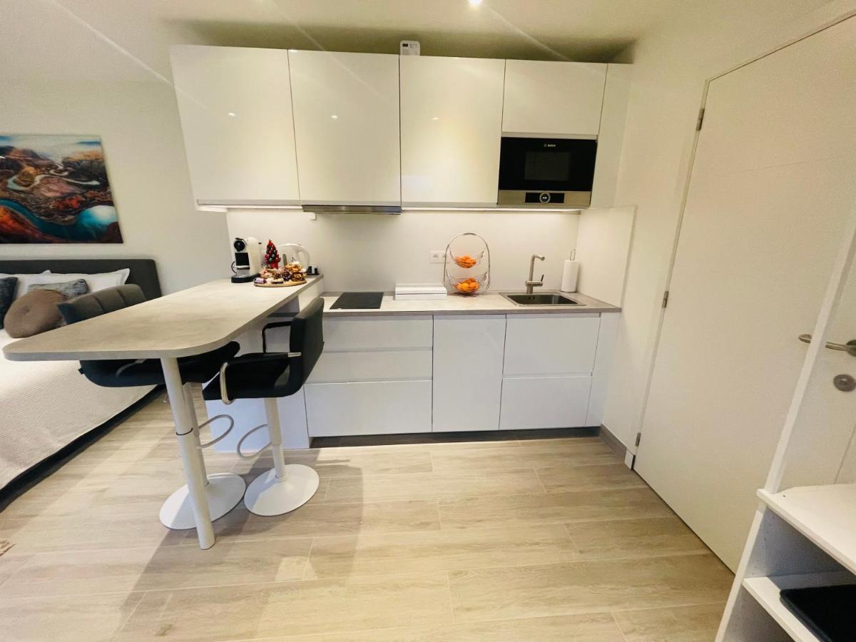 Prachtig Guesthouse Met Gratis Parkeren Maasmechelen Exterior photo