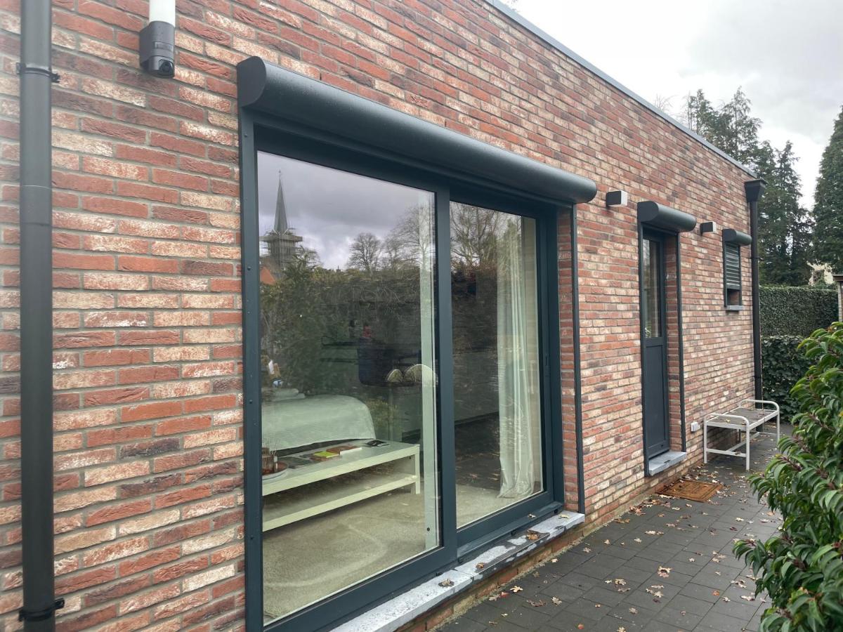 Prachtig Guesthouse Met Gratis Parkeren Maasmechelen Exterior photo